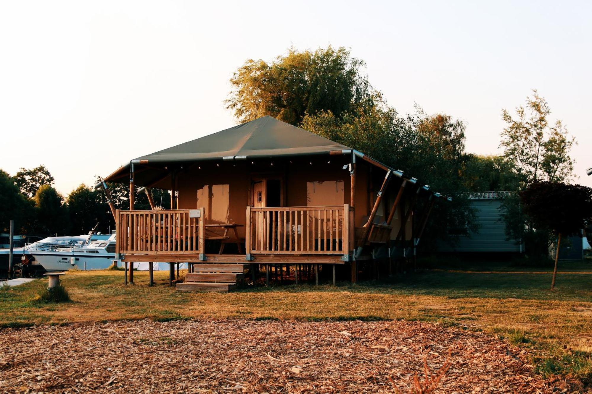 Luxury Lake Lodge Alphen  Luaran gambar