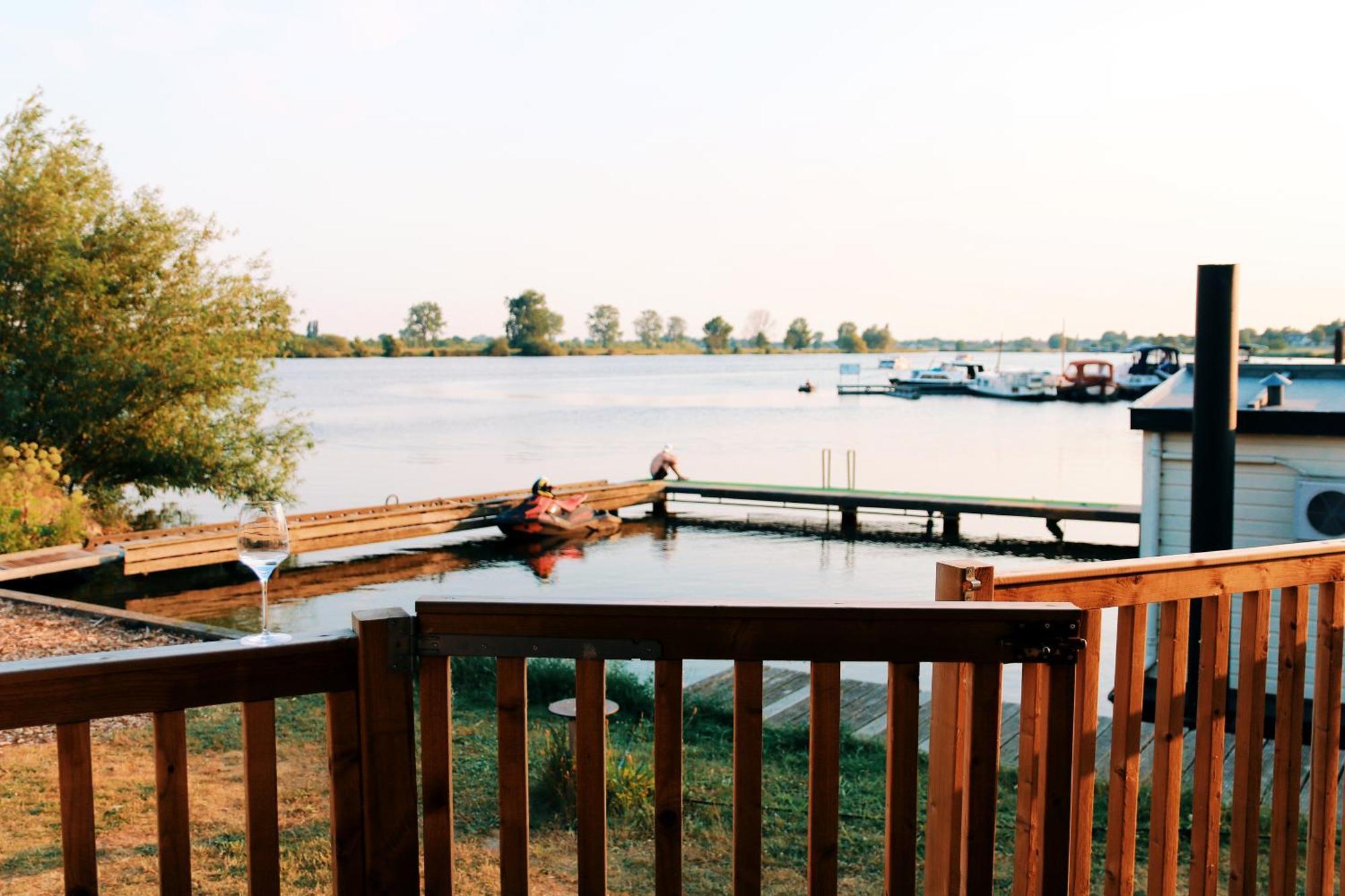 Luxury Lake Lodge Alphen  Luaran gambar